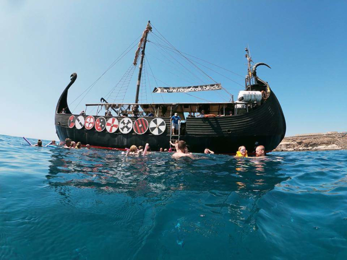 Viking-hajó-bálna-delfinles-Tenerife-látnivalók