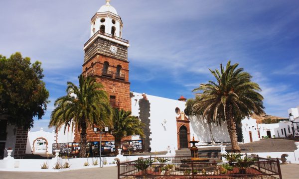 Teguise-piac-Cesar-Manrique-ház-Lanzarote-látnivalók