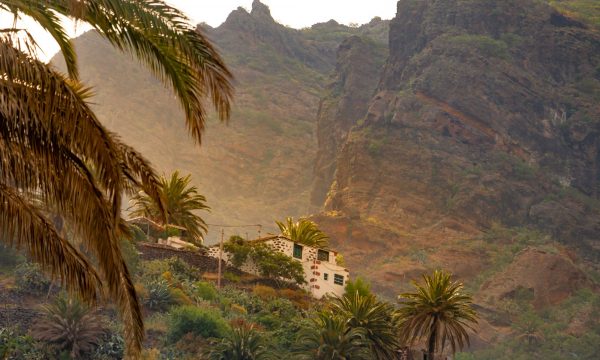 Tenerife-látnivalók-Masca völgy-Los-Gigantes-Garachico-banánültetvény-magyar-nyelven